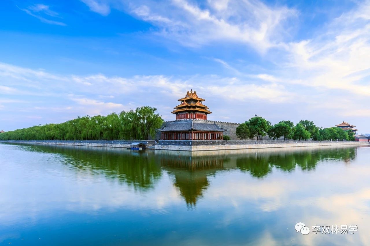 上小学时被老师暴力，甚至猥琐。李双林