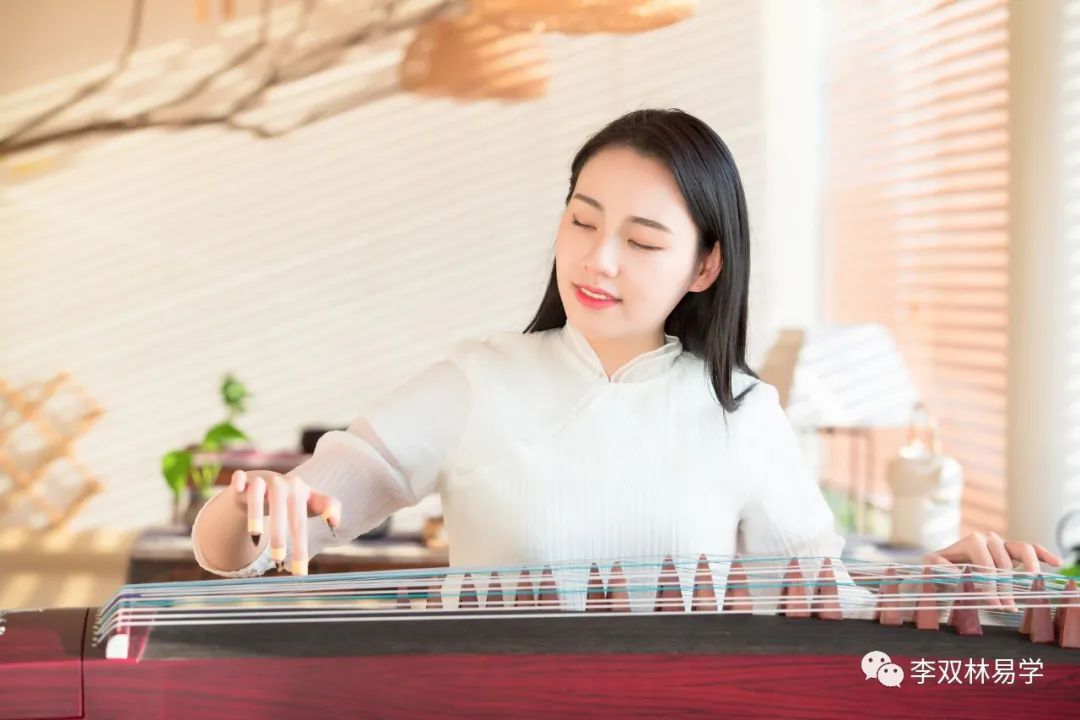 不想被母亲打扰，想与之断绝关系。李双林