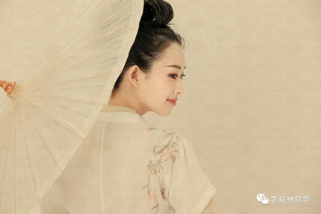 知足者，贫贱亦乐；不知足者，富贵亦忧。李双林