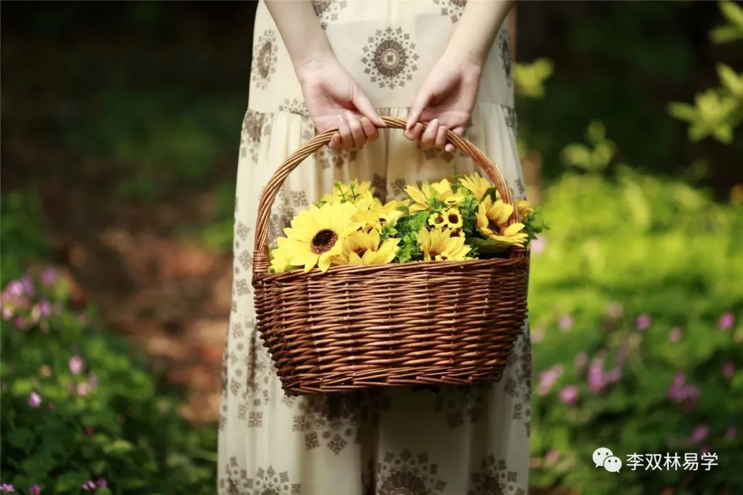 等到腰缠万贯财，父母已是一荒坟。李双林