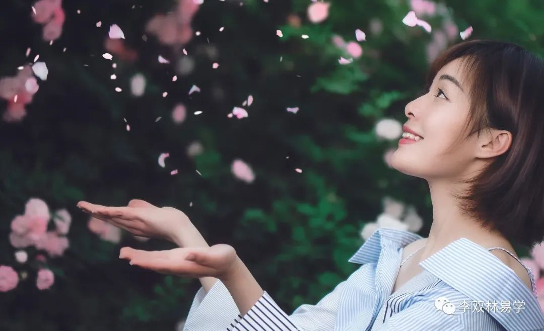 作为女人，应当自强。李双林